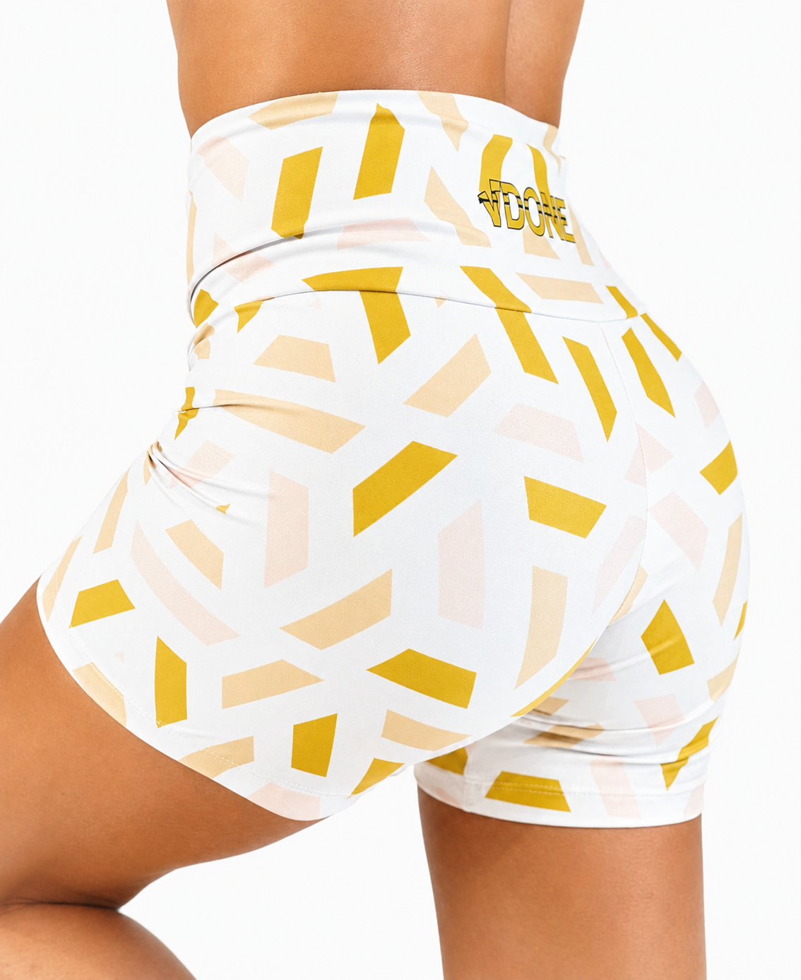 Shorts Gold Geometric